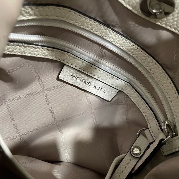 Michael Kors White Pebbled W/Black Leather Chain Large Satchel Bag - Picture 8 of 16